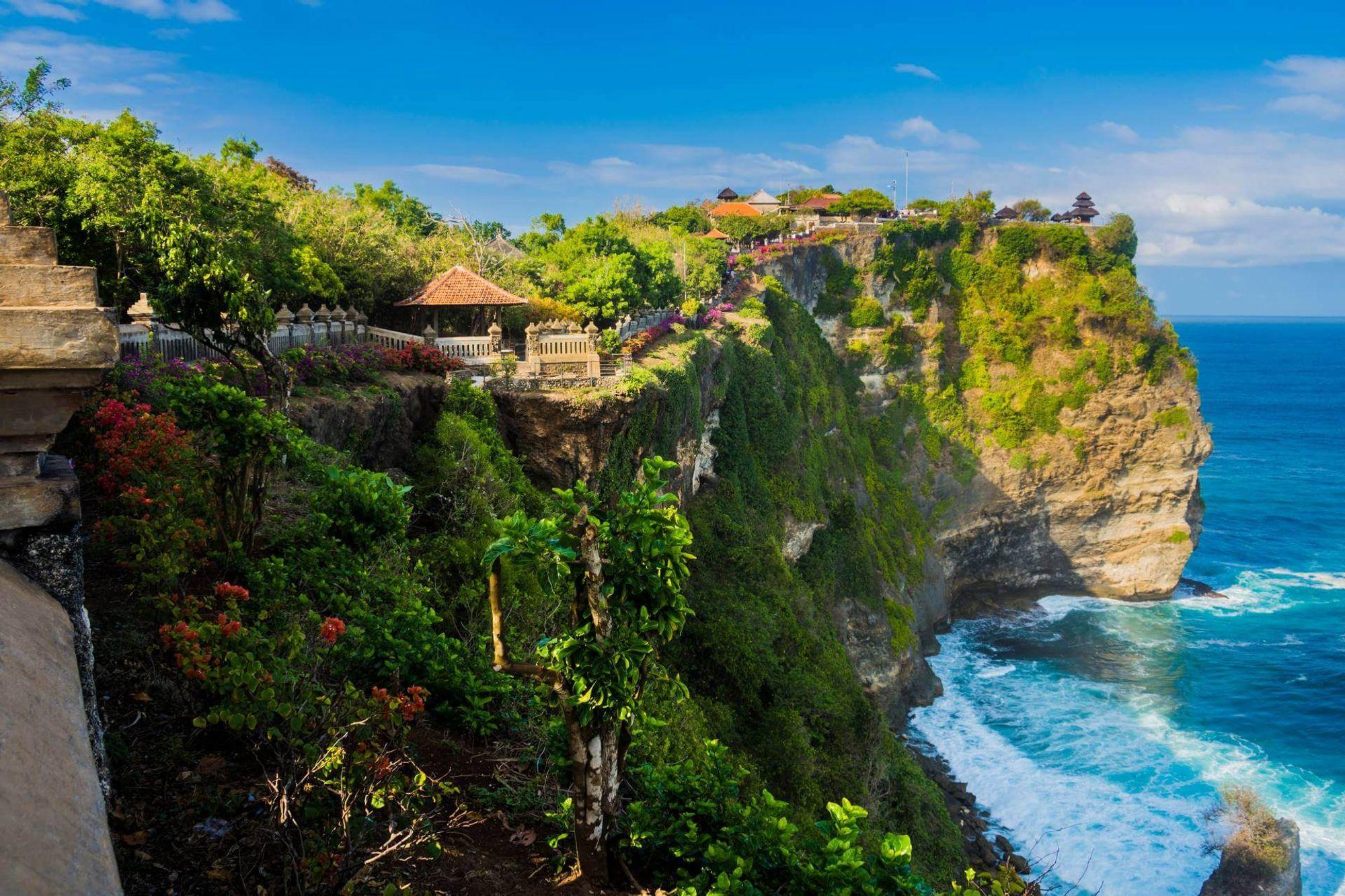 Uluwatu: Dramatic Cliffs, Epic Waves, and Unforgettable Sunsets