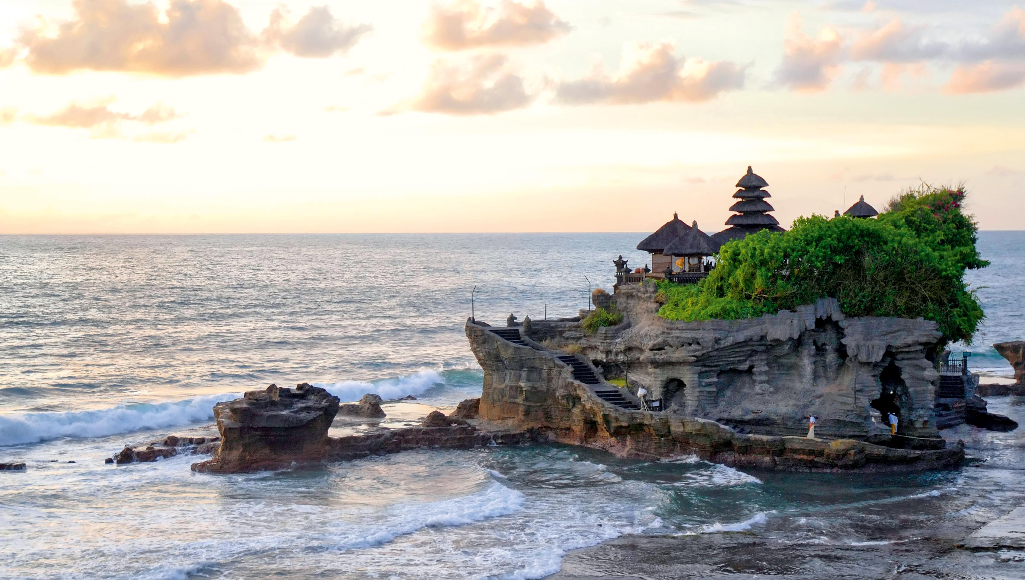 Tanah Lot Temple: Where Bali's Spirit Meets the Sunset Sea